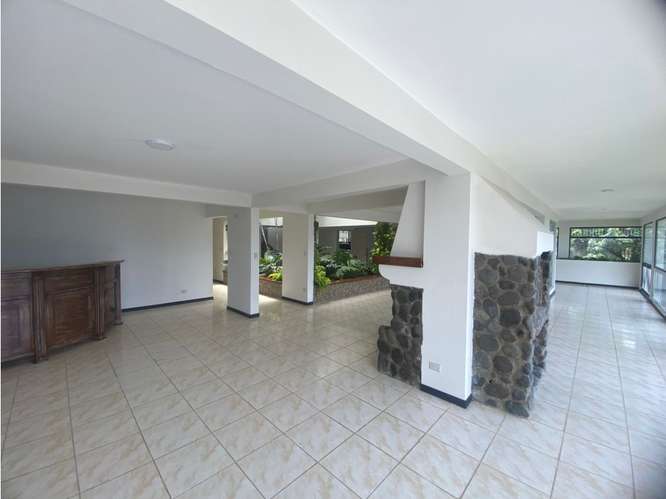 CASA INDEPENDIENTE EN VENTA con hermosa vista | ESCAZÚ - Imagen 9