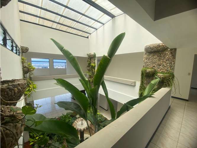 CASA INDEPENDIENTE EN VENTA con hermosa vista | ESCAZÚ - Imagen 16