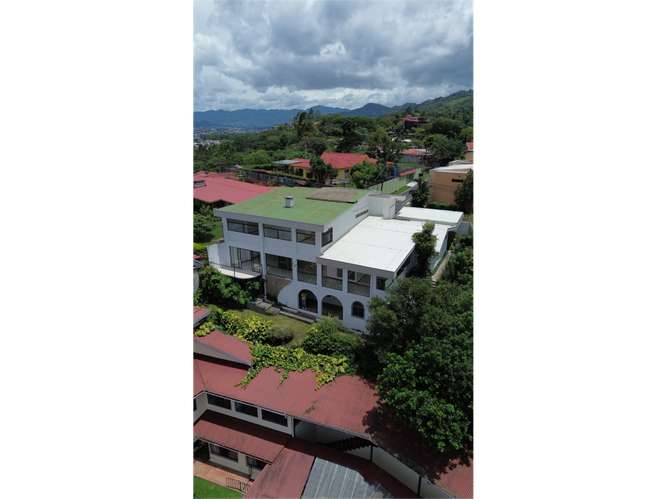 CASA INDEPENDIENTE EN VENTA con hermosa vista | ESCAZÚ - Imagen 2