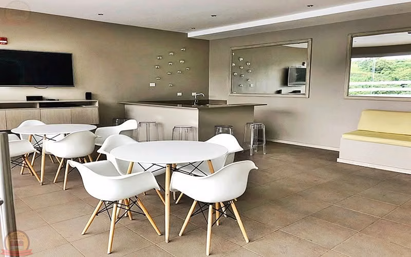Penthouse en Rohrmoser Piso 15, 2 Hab, 3 Parqueos | Paradisus