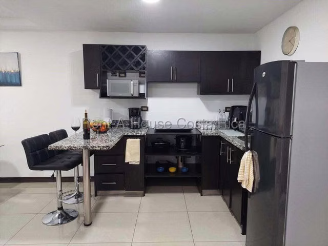 Alquiler de Apartamento AMUEBLADO en Ulloa-Heredia.
