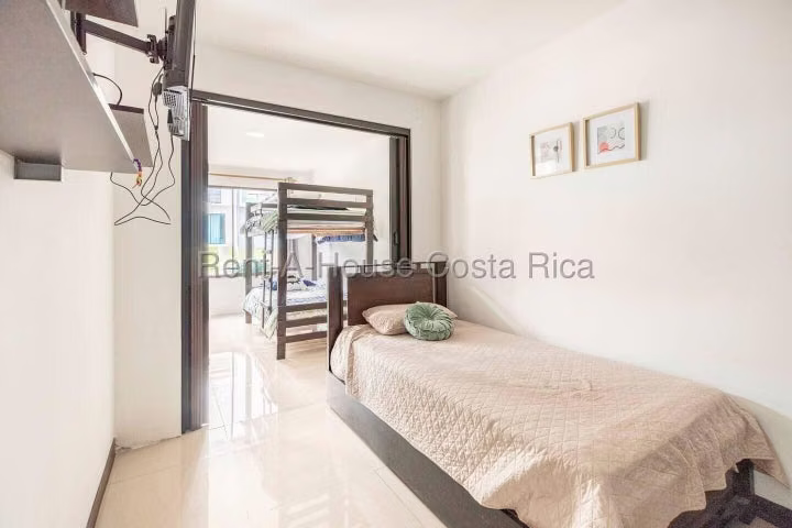 Alquiler de Apartamento AMUEBLADO en Ulloa-Heredia.