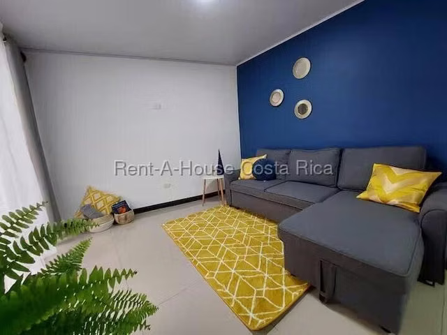 Alquiler de Apartamento AMUEBLADO en Ulloa-Heredia.