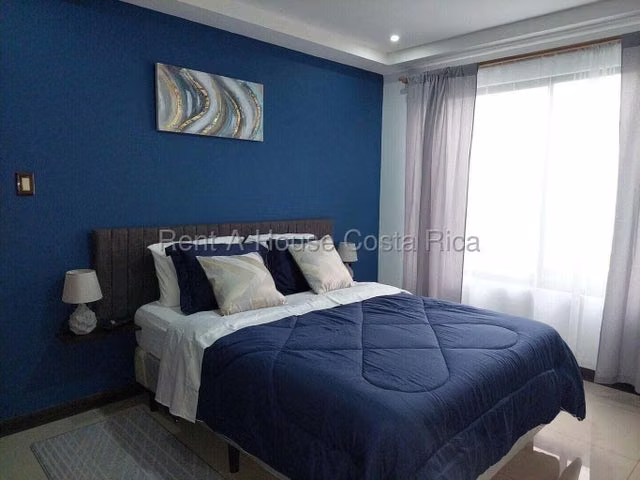 Alquiler de Apartamento AMUEBLADO en Ulloa-Heredia.