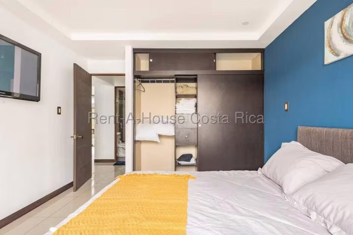 Alquiler de Apartamento AMUEBLADO en Ulloa-Heredia.