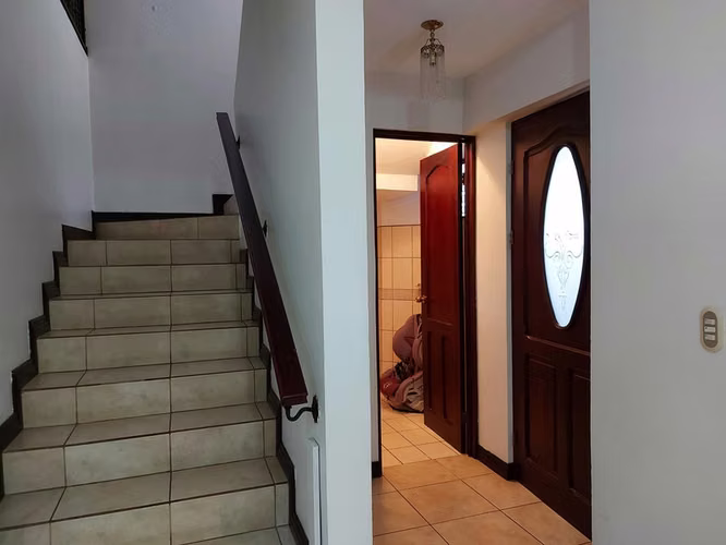 Alquiler de Casa + Mini Apartamento en San Francisco de Heredia. - Imagen 2