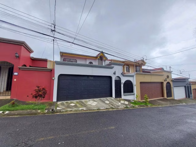 House and Mini-Apartment for Rent in San Francisco de Heredia.