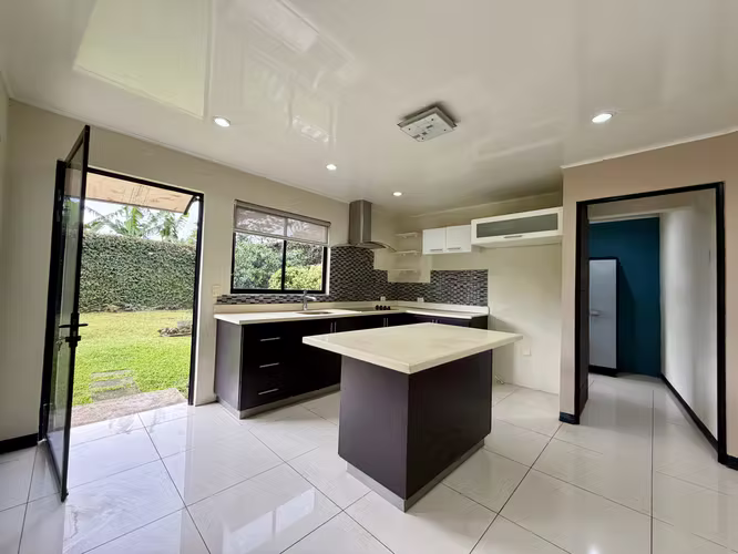 Casa en alquiler en San Isidro de Heredia - Imagen 4