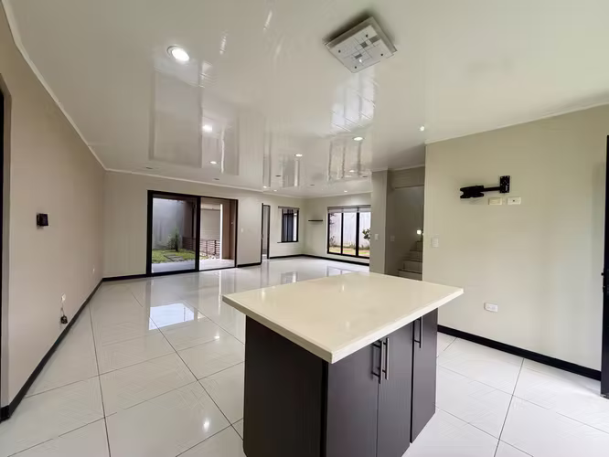 Casa en alquiler en San Isidro de Heredia - Imagen 5