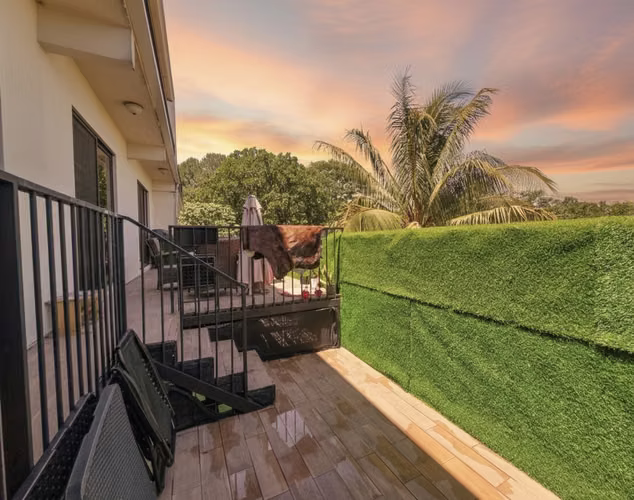 APARTAMENTO CON VISTA DE 3 HABIT. EN GUACHIPELIN ESCAZU - Imagen 3
