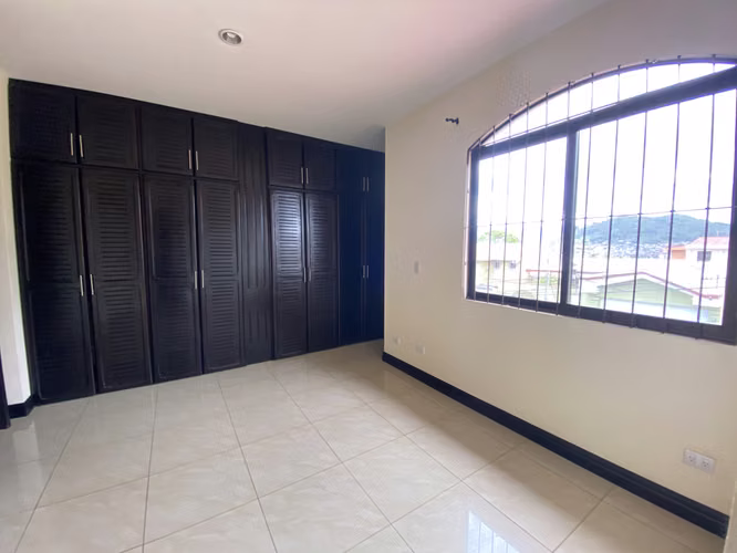 Apartamento 3 habitaciones / Internet, Cable y Vigilancia/Lomas de Ayarco - Imagen 9