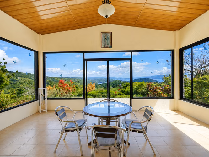 Casa amueblada en alquiler, con vista al Lago Arenal y al Volca, Tilaran.