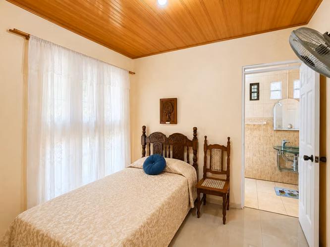 Casa amueblada en alquiler, con vista al Lago Arenal y al Volca, Tilaran.