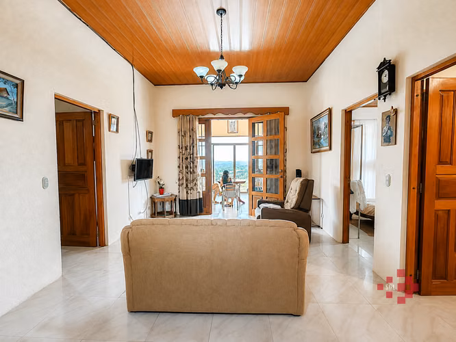 Casa amueblada en alquiler, con vista al Lago Arenal y al Volca, Tilaran.