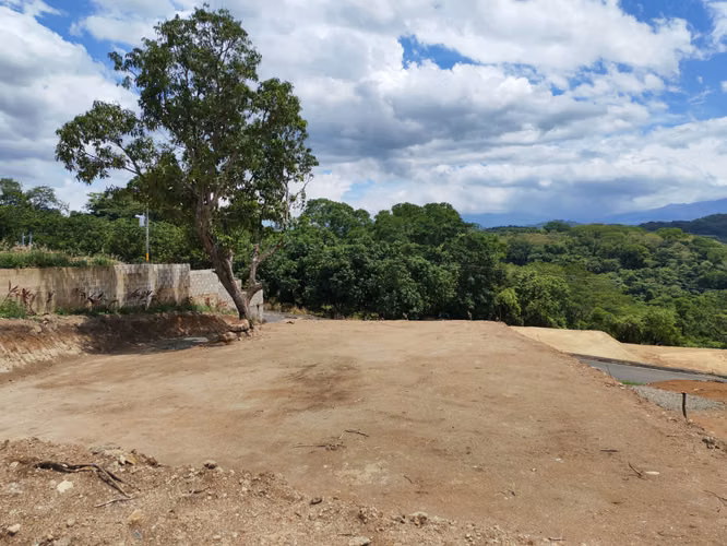 Precioso lote vista a la montaña listo para construir - Imagen 2