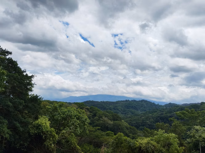 Precioso lote vista a la montaña listo para construir
