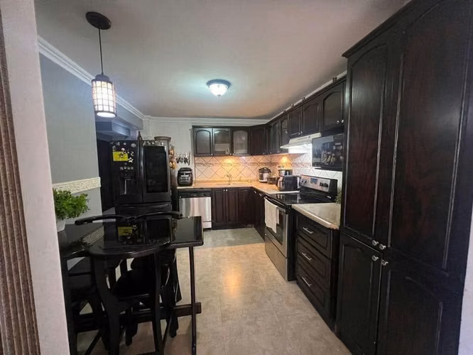 SE VENDE CASA EN DESAMPARADOS,  URBANIZACIÓN POROSALES - Imagen 2