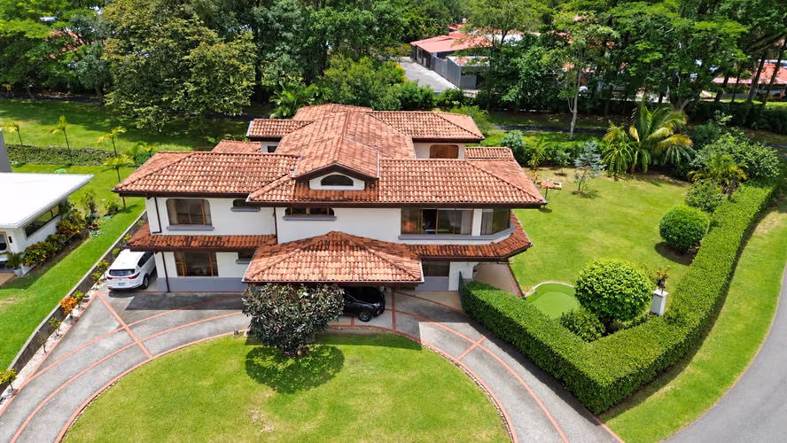 Casa de Lujo en Venta en Hacienda Los Reyes, La Guácima