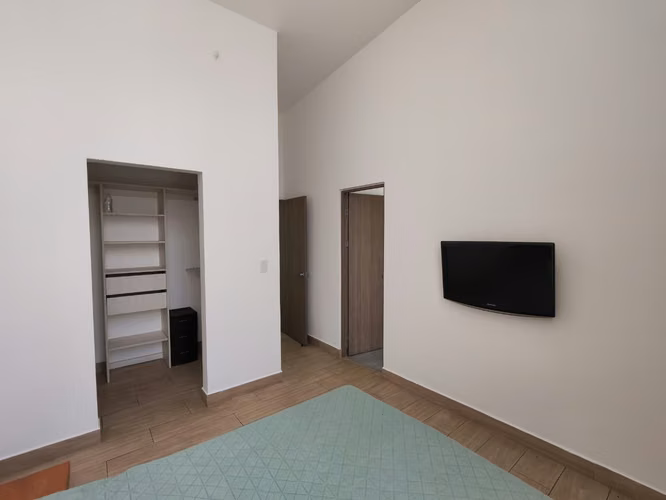 Se alquila hermosa casa con línea blanca en Guachipelín de Escazú. - Imagen 12