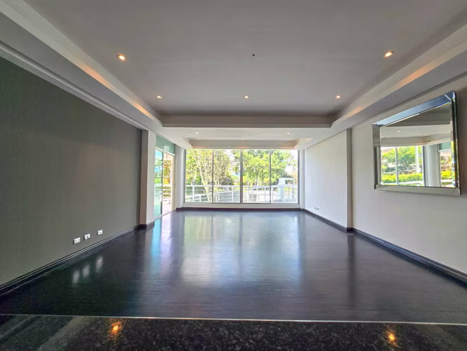 Apartamento en 1er nivel con terraza grande en Bello Horizonte Escazú - Imagen 9