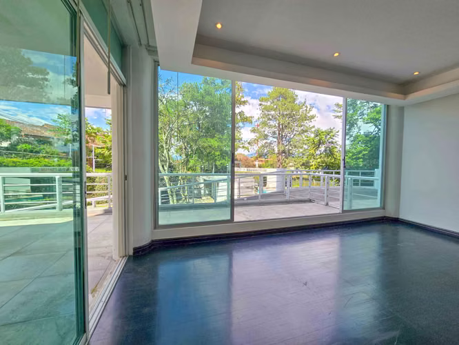 Apartamento en 1er nivel con terraza grande en Bello Horizonte Escazú - Imagen 16
