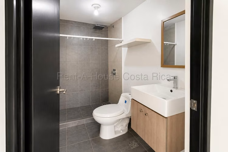 Alquiler apartamento en primer piso linea blanca  en Torres de Granadilla Curridabat - Imagen 4