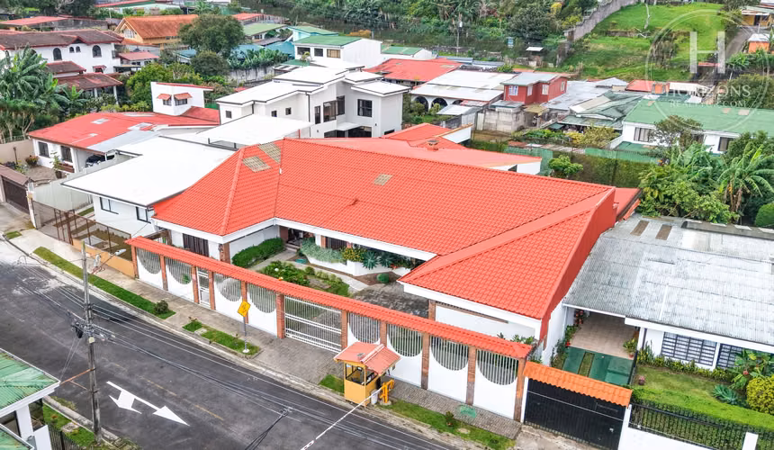 Se Vende Amplia Casa de Una Planta de 684 m² en Sabanilla de Montes NJA1441DM - Imagen 1