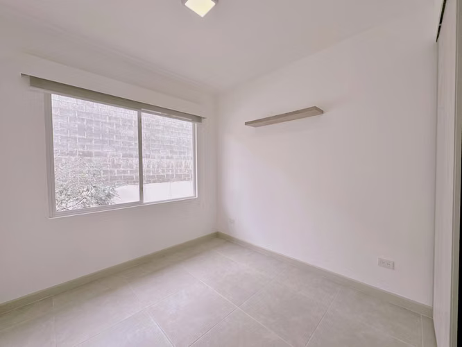 HERMOSA Y MODERNA CASA EN ALQUILER CON LINEA BLANCA, RIBERA DE BELEN - Imagen 7