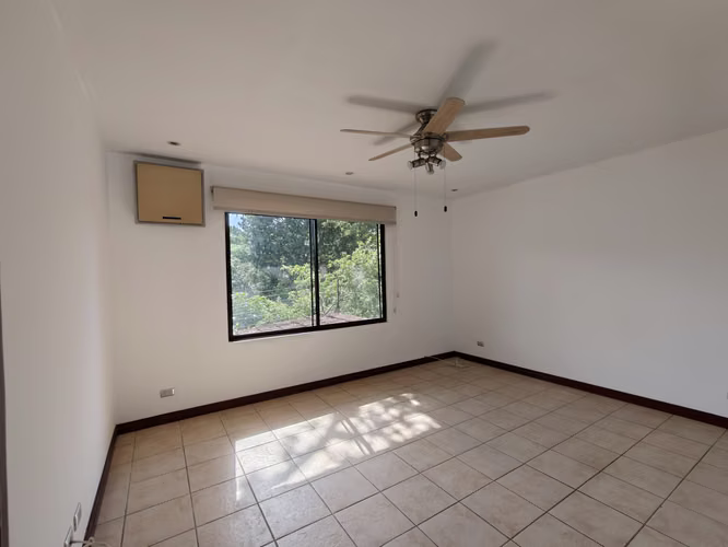 Hermosa casa 2 hab Santa Ana, con opción de alquilar $1400 - Imagen 8
