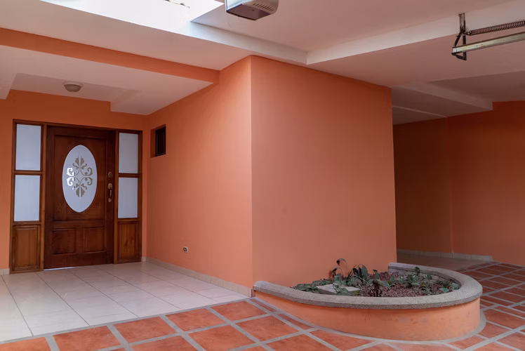 Se Alquila Casa en Ulloa de Heredia - 3 Hab/2.5 Baños - Patio y 2 Parqueos