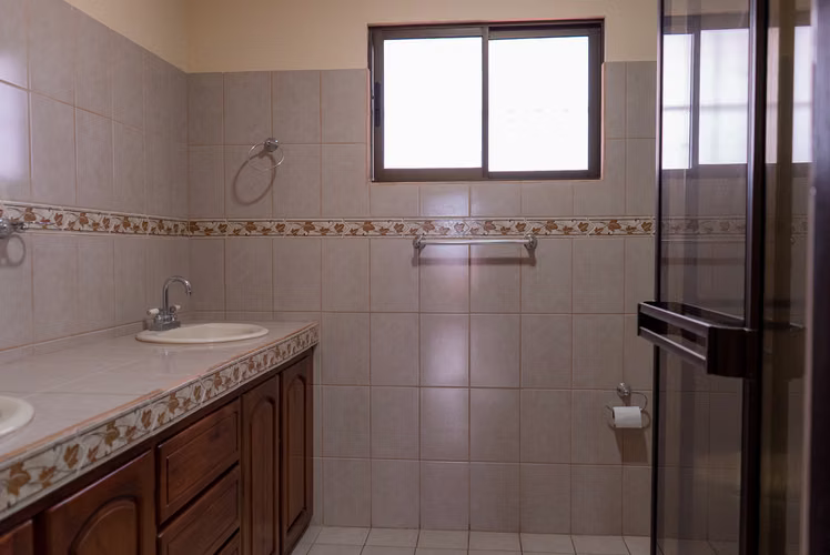 Se Alquila Casa en Ulloa de Heredia - 3 Hab/2.5 Baños - Patio y 2 Parqueos