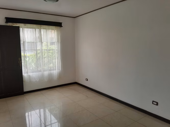 Alquilo casa en Condominio la Rueda, Guarco de Cartago