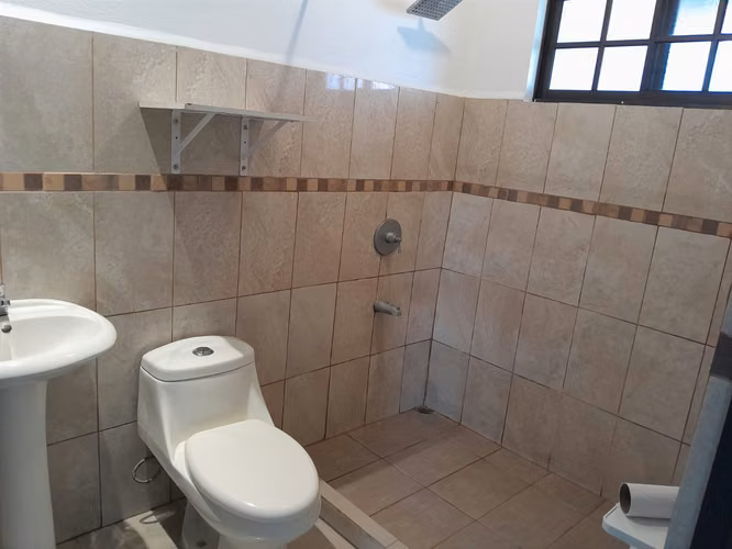 Alquilo casa en Condominio la Rueda, Guarco de Cartago