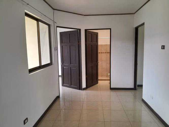 Alquilo casa en Condominio la Rueda, Guarco de Cartago