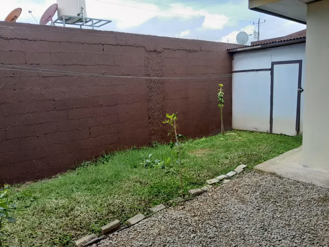 Alquilo casa en Condominio la Rueda, Guarco de Cartago