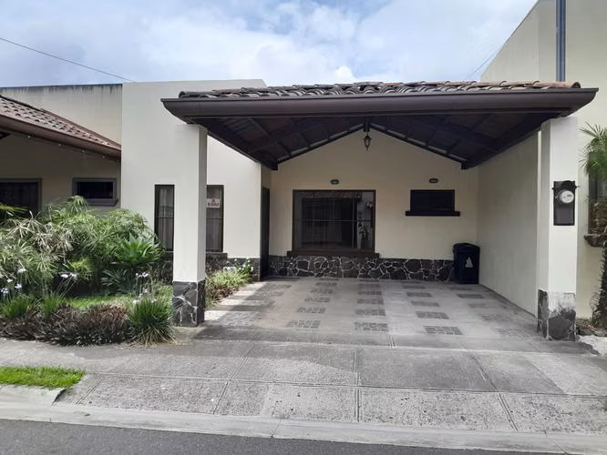Rental house in Condominio la Rueda, Guarco de Cartago