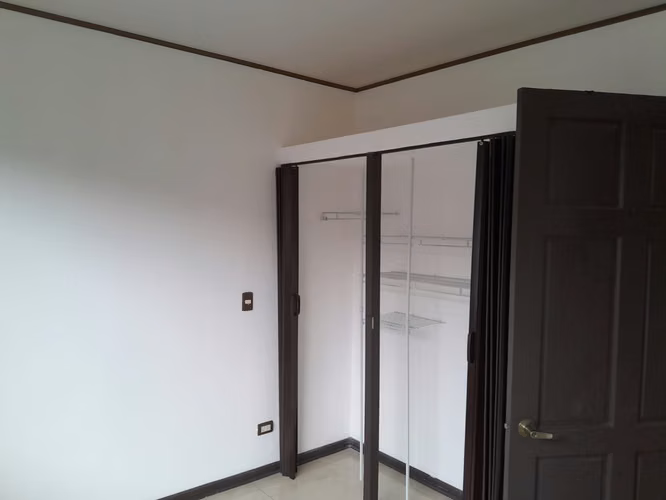 Alquilo casa en Condominio la Rueda, Guarco de Cartago