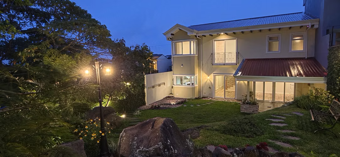 Casa en venta en Condominio Montealto, Cartago | 5 habitaciones, jardín y excelentes acabados