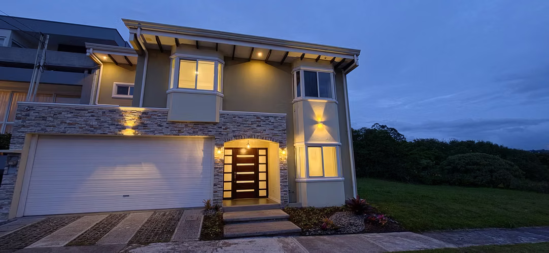 Casa en venta en Condominio Montealto, Cartago | 5 habitaciones, jardín y excelentes acabados