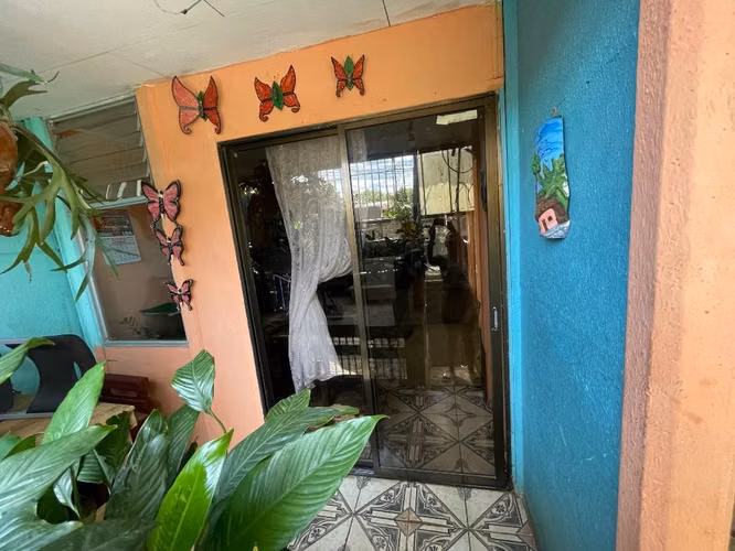 Propiedad con dos casas en venta - Imagen 3