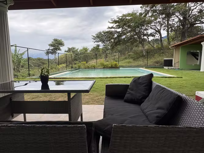 Exclusiva Residencia con piscina climatizada y vistas a la montaña - San Grabriel de Aserrí - Imagen 14
