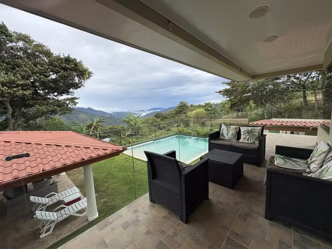 Exclusiva Residencia con piscina climatizada y vistas a la montaña - San Grabriel de Aserrí - Imagen 6