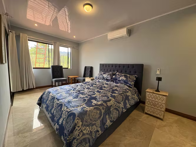 Exclusiva Residencia con piscina climatizada y vistas a la montaña - San Grabriel de Aserrí - Imagen 10