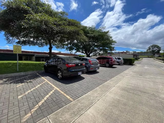 Venta de Casa en Condominio Terrazas del Norte-San Rafael de Alajuela. 27-569