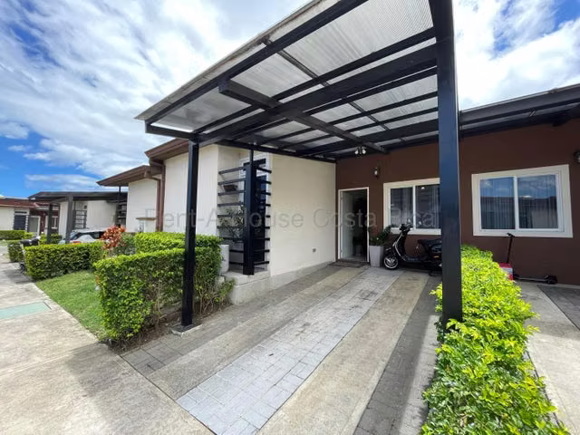 Venta de Casa en Condominio Terrazas del Norte-San Rafael de Alajuela. 27-569