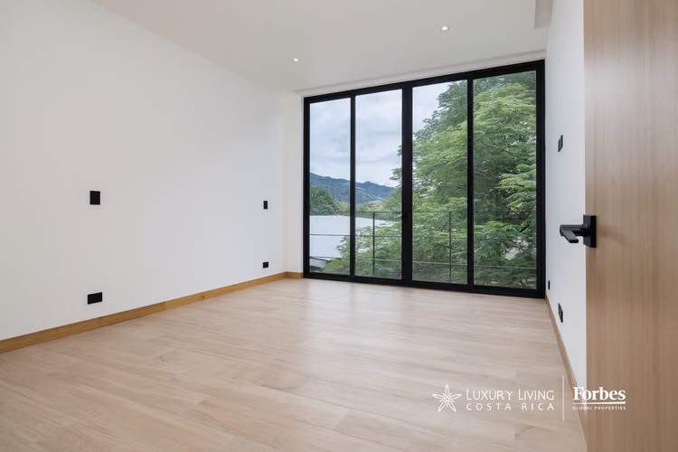21537 - Casa de 3 habitaciones con rooftop y jacuzzi en Lindora - Imagen 14
