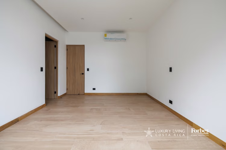 21537 - Casa de 3 habitaciones con rooftop y jacuzzi en Lindora - Imagen 9