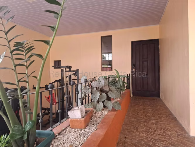 CASA EN MATA DE PLÁTANO | 200 m² + TERRAZAS + OPCIÓN DE 3 HABITACIONES | $194.000 - Imagen 2