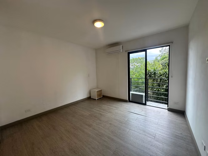 Apartamento en Santa Ana | Piscina, Gym y 2 parqueos - Imagen 3