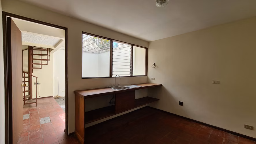 Alquiler Casa para Oficinas o Academia | Cerca U. Latina, UCR y Fidelitas | San Pedro Montes de Oca - Imagen 13
